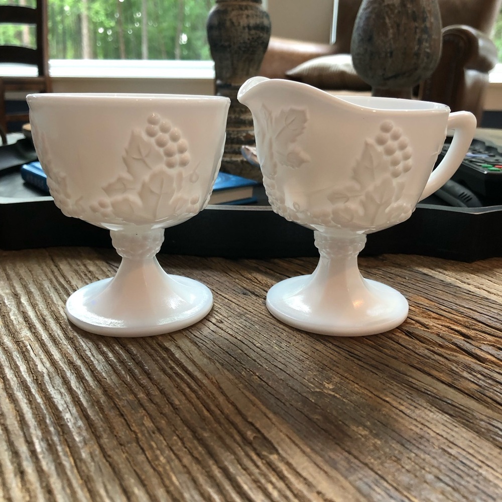 Indiana Glass Colony Harvest Grape Milk Glass Creamer & Sugar 4”